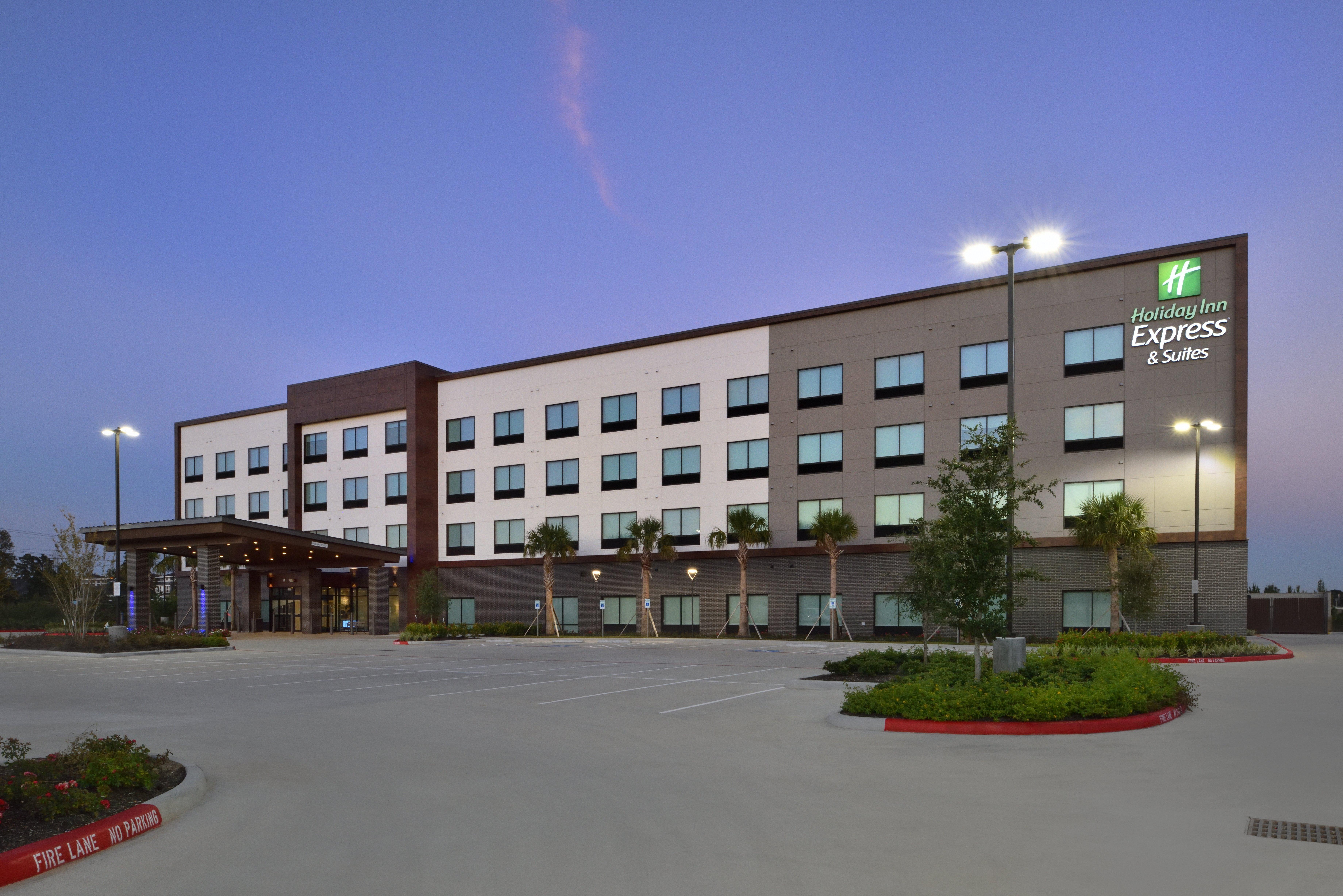 Holiday Inn Express & Suites Spring - Woodlands Area, An Ihg Hotel Exterior photo