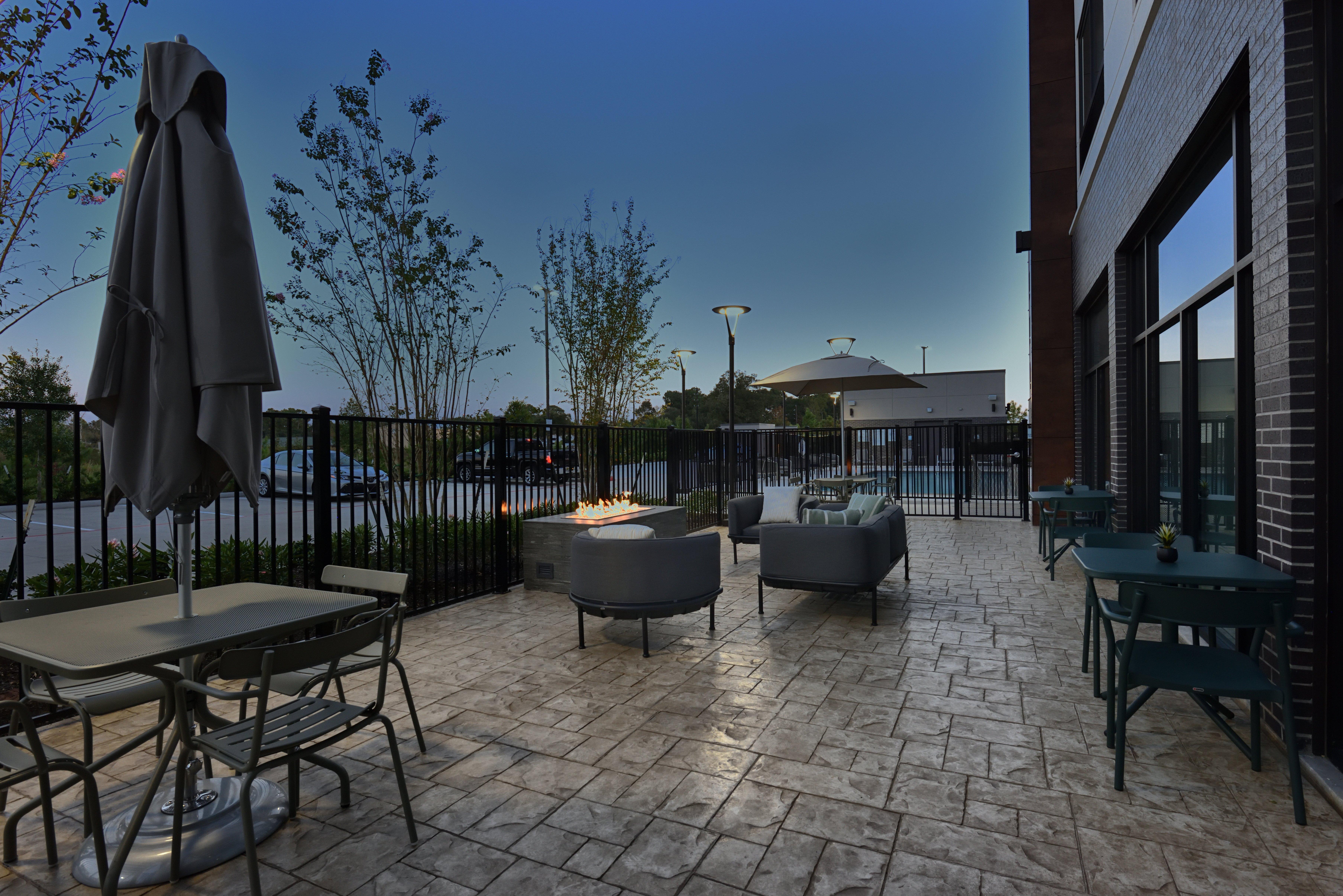 Holiday Inn Express & Suites Spring - Woodlands Area, An Ihg Hotel Exterior photo